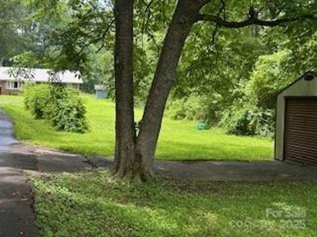 40 Robinson Holler Drive, Marion, NC 28752