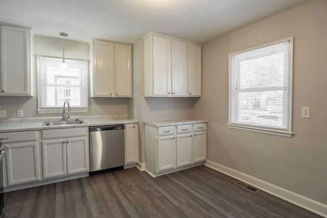 5247 Dupont Avenue N, Minneapolis, MN 55430