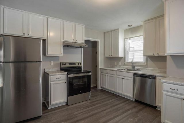 5247 Dupont Avenue N, Minneapolis, MN 55430