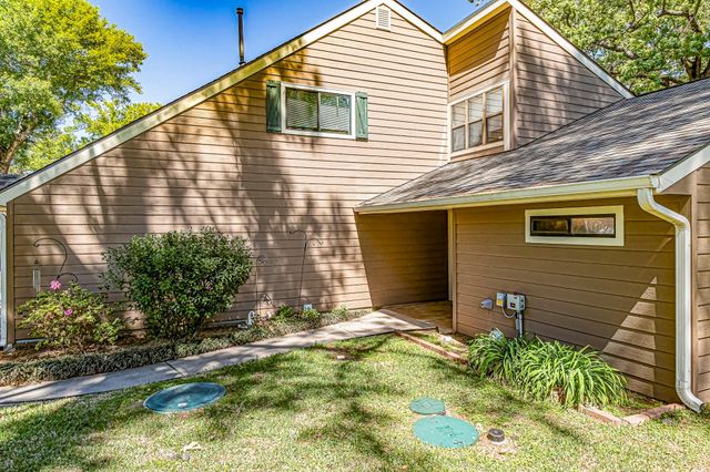 1436 Indian Hill Boulevard, Livingston, TX 77351