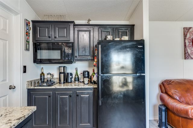 332 Hometown Way, Springtown, TX 76082