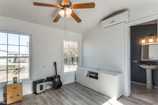 332 Hometown Way, Springtown, TX 76082