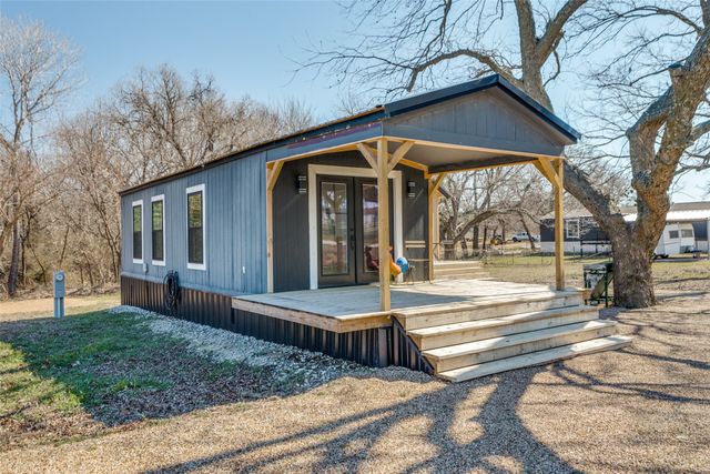 332 Hometown Way, Springtown, TX 76082