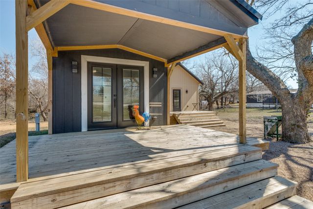 332 Hometown Way, Springtown, TX 76082