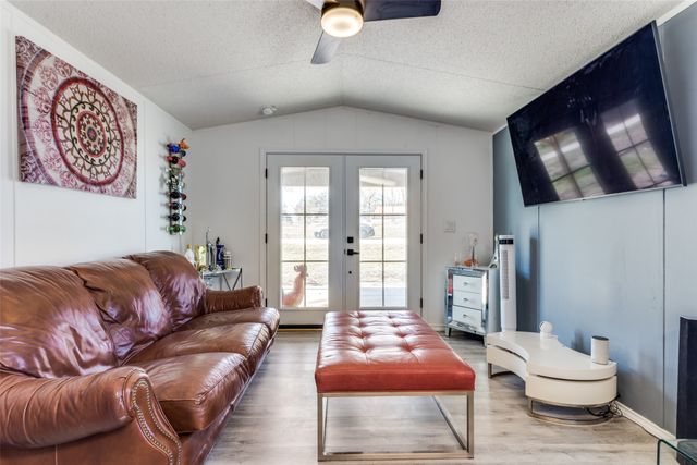 332 Hometown Way, Springtown, TX 76082