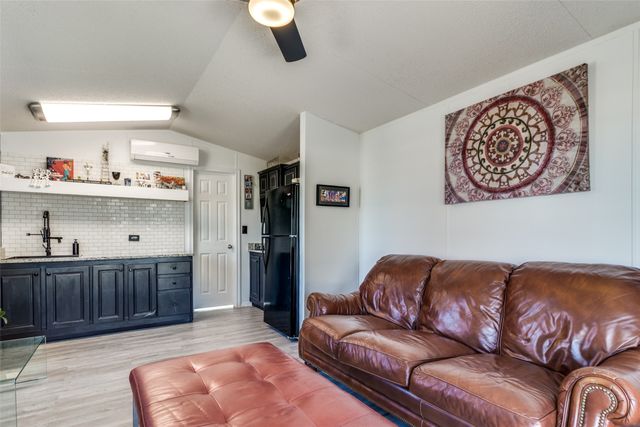 332 Hometown Way, Springtown, TX 76082