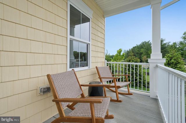 4 SILVERBELL AVE, Berlin, NJ 08009