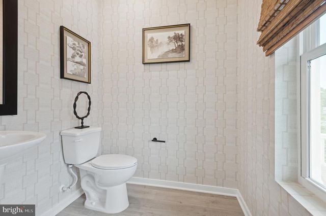 4 SILVERBELL AVE, Berlin, NJ 08009