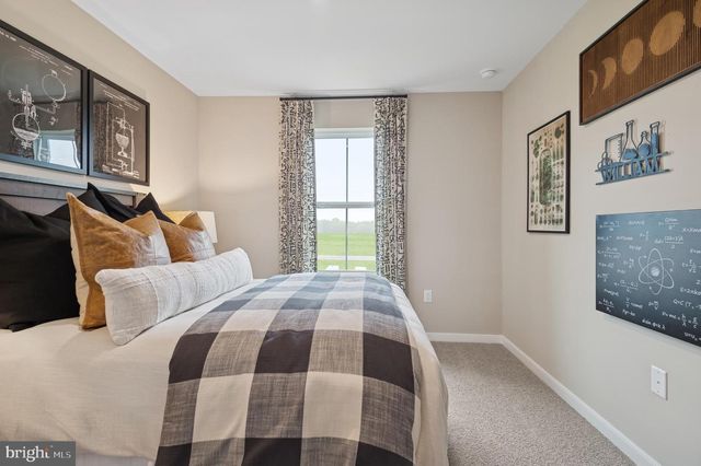 4 SILVERBELL AVE, Berlin, NJ 08009