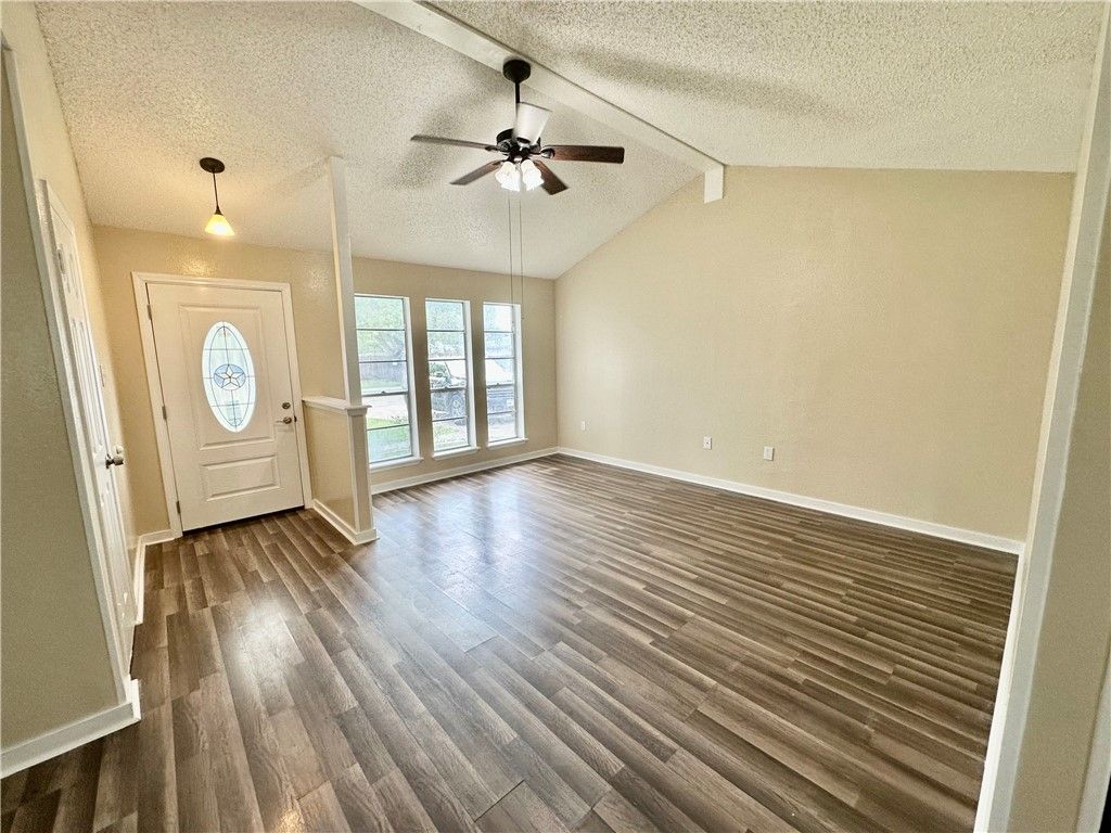 1410 Hesse St, Portland, TX 78374 — photo 2