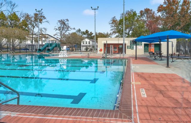 8595 Parkway Drive B, Houston, TX 77088