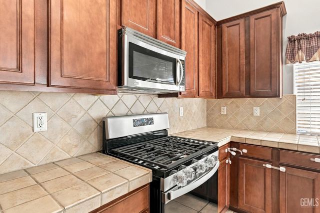 13006 Lake Pueblo Way, Bakersfield, CA 93314