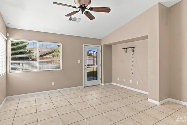 13006 Lake Pueblo Way, Bakersfield, CA 93314