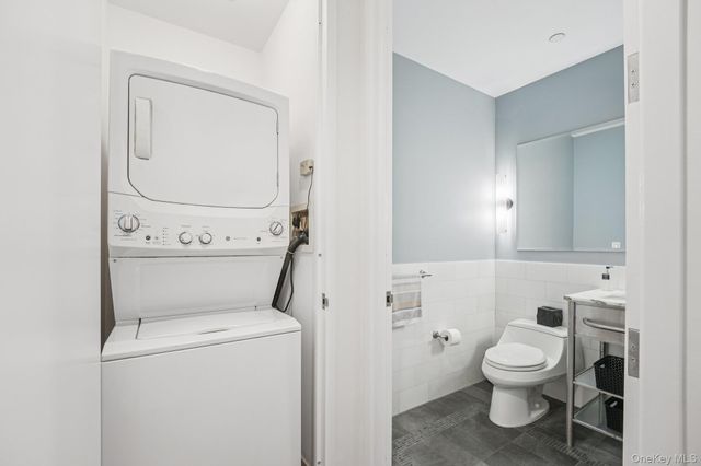25 City Place 4B, White Plains, NY 10601