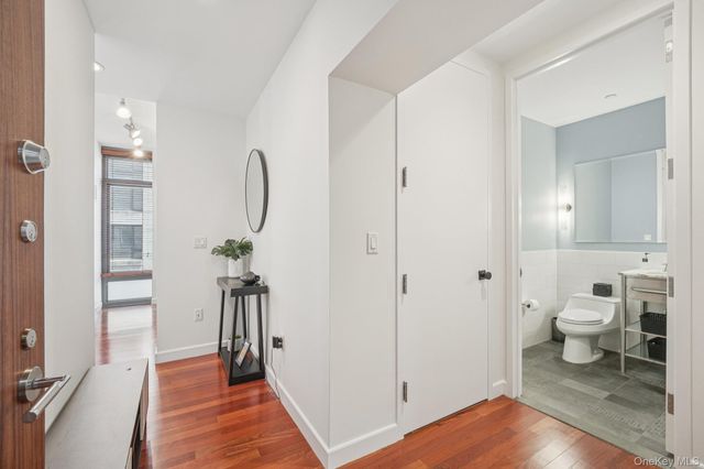 25 City Place 4B, White Plains, NY 10601