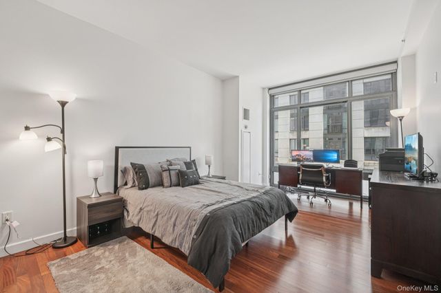 25 City Place 4B, White Plains, NY 10601