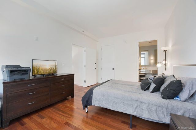 25 City Place 4B, White Plains, NY 10601