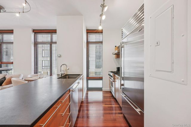 25 City Place 4B, White Plains, NY 10601