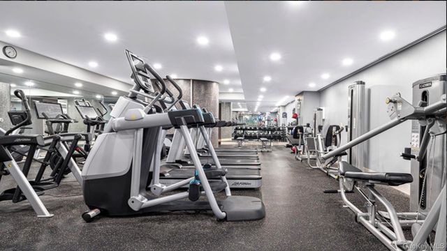 25 City Place 4B, White Plains, NY 10601
