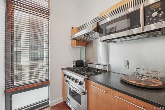 25 City Place 4B, White Plains, NY 10601
