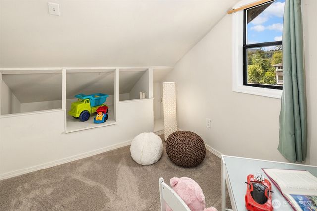 39151 SE Delta Street, Snoqualmie, WA 98065