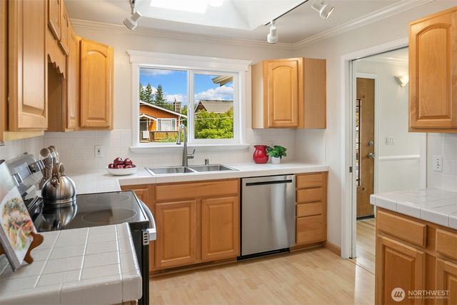 39151 SE Delta Street, Snoqualmie, WA 98065