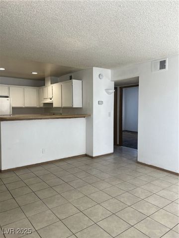 1926 NEBULA Drive 283, Las Vegas, NV 89115