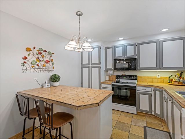 771 E SHADY LAKE DR, Millcreek, UT 84106