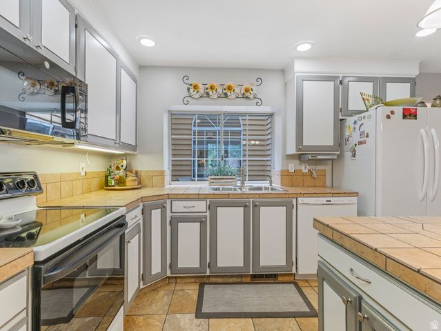 771 E SHADY LAKE DR, Millcreek, UT 84106