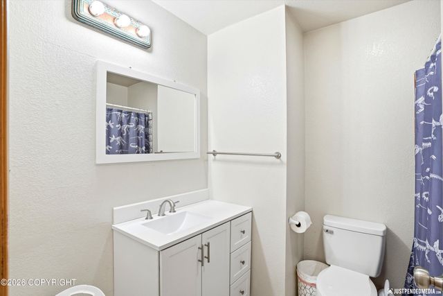 3140 Marathon Circle, Anchorage, AK 99515