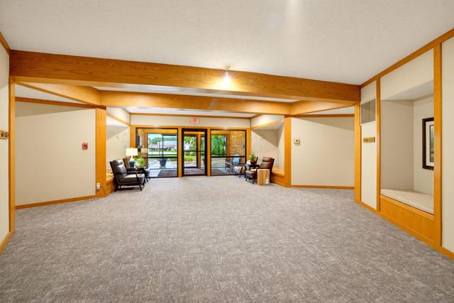 7200 Cahill Road 106, Edina, MN 55439