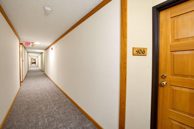 7200 Cahill Road 106, Edina, MN 55439