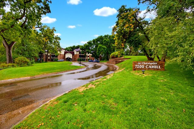 7200 Cahill Road 106, Edina, MN 55439