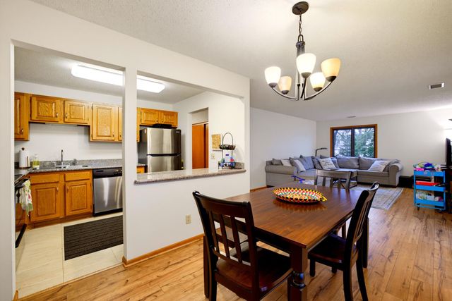 7200 Cahill Road 106, Edina, MN 55439