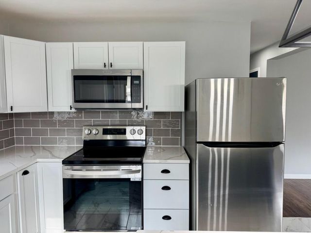 3820 Lowcroft Avenue, Lansing, MI 48910