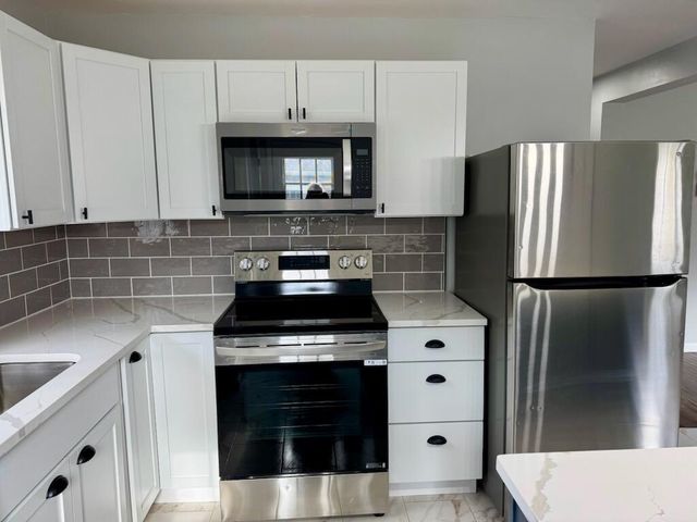 3820 Lowcroft Avenue, Lansing, MI 48910