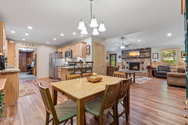 4527 E Scenic Drive, Gatlinburg, TN 37738