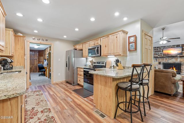 4527 E Scenic Drive, Gatlinburg, TN 37738