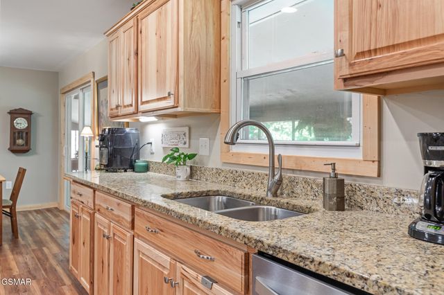 4527 E Scenic Drive, Gatlinburg, TN 37738