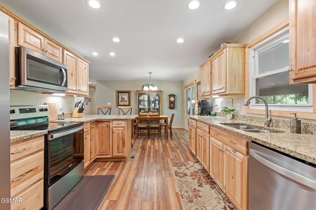 4527 E Scenic Drive, Gatlinburg, TN 37738