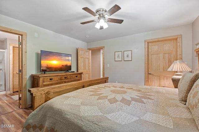 4527 E Scenic Drive, Gatlinburg, TN 37738