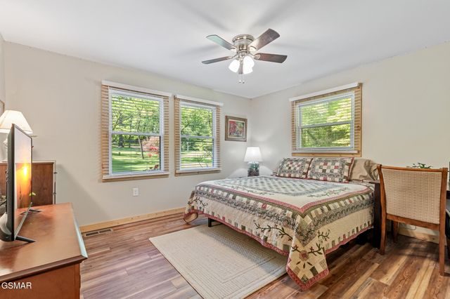 4527 E Scenic Drive, Gatlinburg, TN 37738