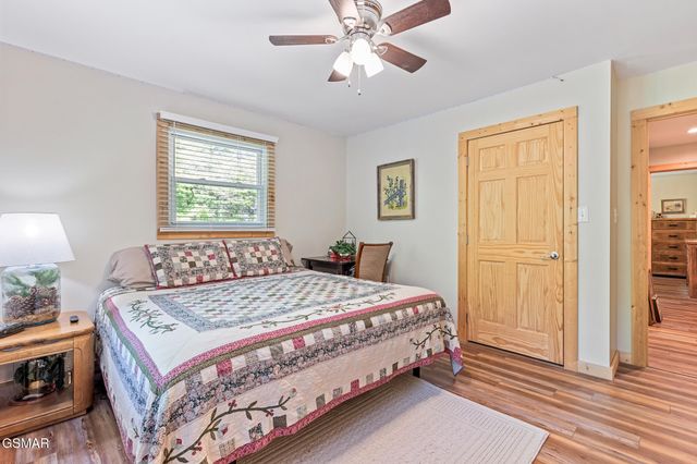 4527 E Scenic Drive, Gatlinburg, TN 37738