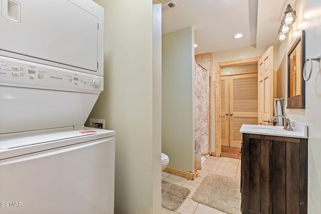 4527 E Scenic Drive, Gatlinburg, TN 37738