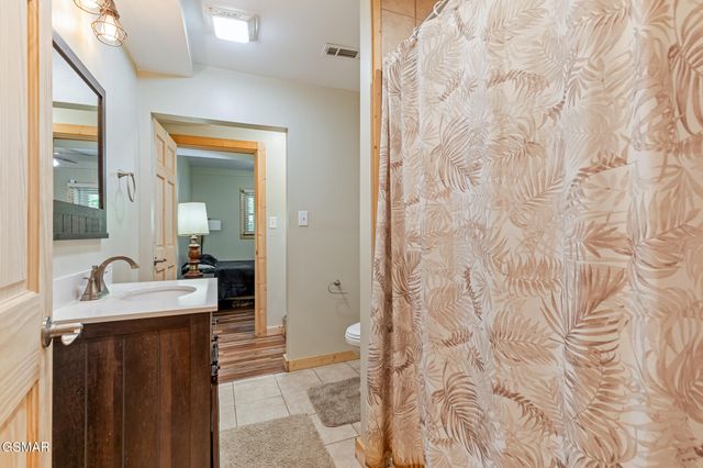 4527 E Scenic Drive, Gatlinburg, TN 37738