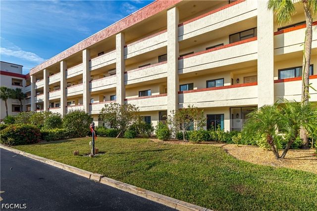 7402 Lake Breeze DR 308, Fort Myers, FL 33907