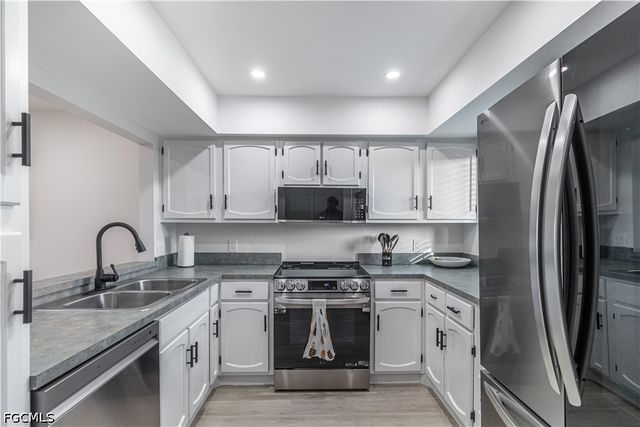 7402 Lake Breeze DR 308, Fort Myers, FL 33907