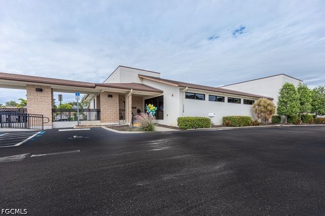 7402 Lake Breeze DR 308, Fort Myers, FL 33907