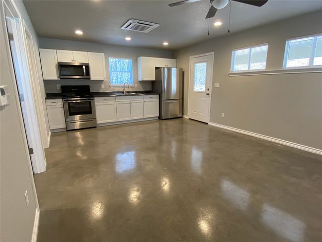 1549 Ranger Highway 101, Weatherford, TX 76086