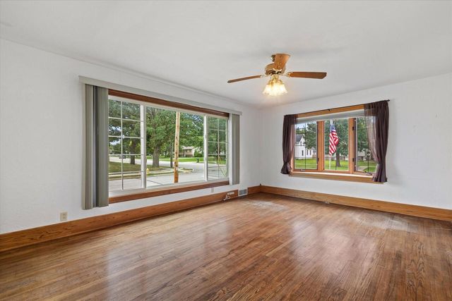 2000 Summit AVENUE, Waukesha, WI 53188